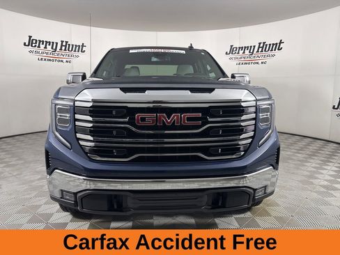 Used 2022 GMC Sierra 1500 SLT w/ SLT Convenience Package image 3