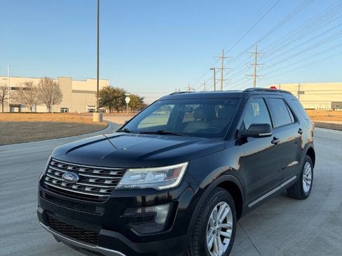 Used 2016 Ford Explorer XLT w/ Equipment Group 202A image 1
