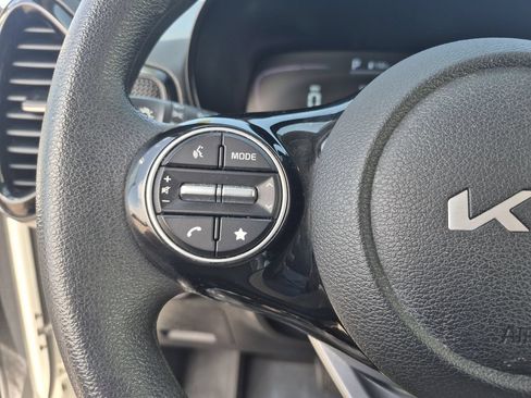 Used 2023 Kia Soul S FWD image 20