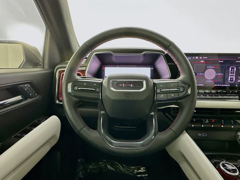 Used 2024 GMC Canyon AT4X image 11