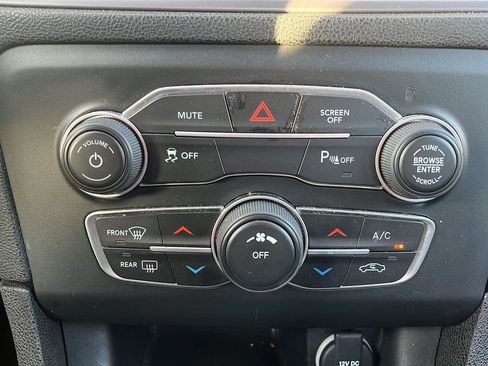 Used 2023 Dodge Charger SXT image 19