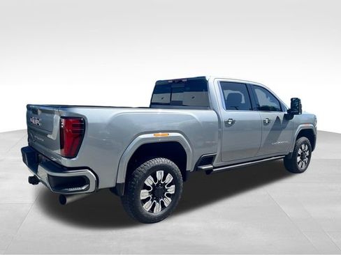 Used 2024 GMC Sierra 2500 Denali w/ Denali Reserve Package image 5