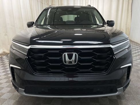Used 2024 Honda Pilot Touring image 19