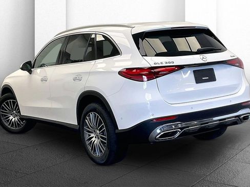 Used 2024 Mercedes-Benz GLC 300 4MATIC image 8