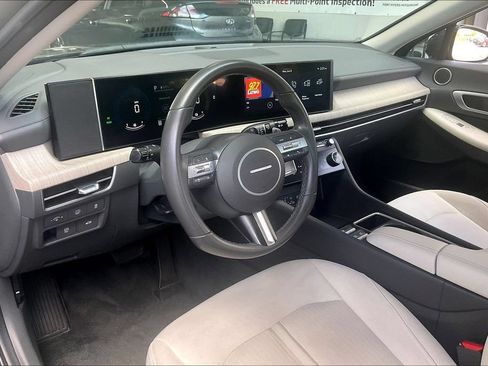 Used 2025 Hyundai Sonata SEL FWD image 4