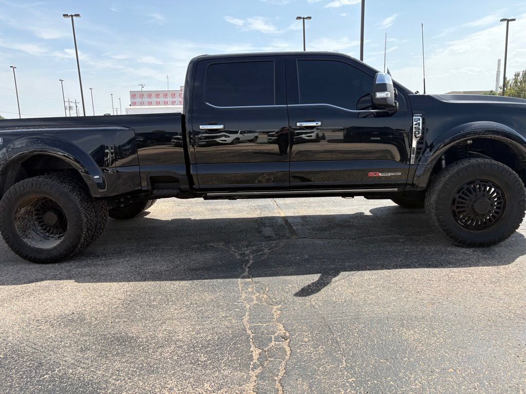 Used 2025 Ford F450 Lariat w/ Lariat Ultimate Package AWD/4WD image 4