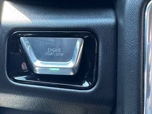 Used 2025 GMC Yukon Denali w/ Sun & Power Step Package AWD/4WD image 18