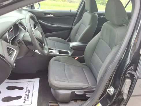 Used 2017 Chevrolet Cruze LT FWD image 28
