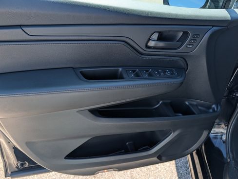Used 2025 Honda Odyssey Sport-L image 24