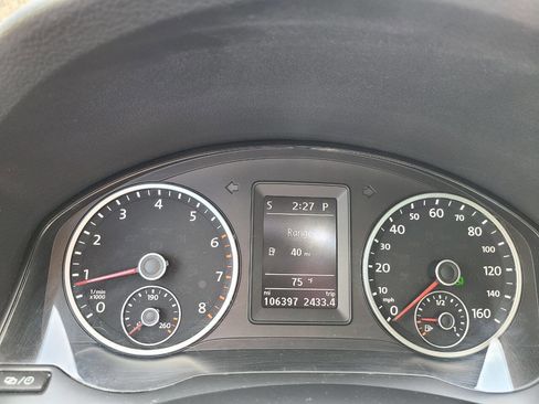 Used 2013 Volkswagen Tiguan SE image 11