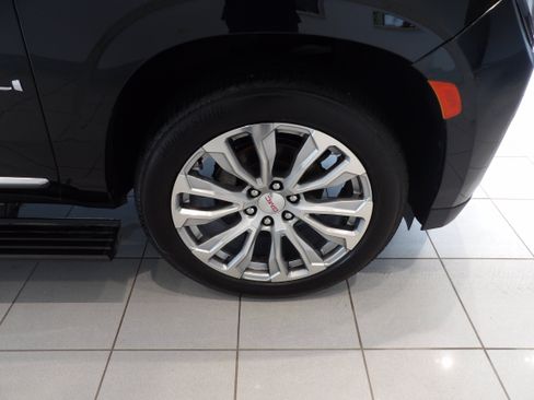 Used 2022 GMC Yukon Denali AWD/4WD image 28
