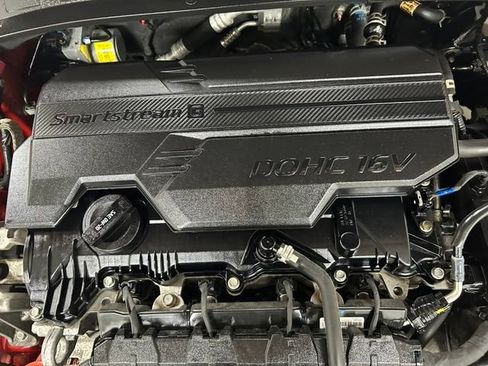 Used 2023 Hyundai Elantra SEL w/ Preferred Accessory Package FWD image 10