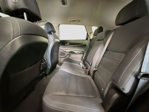 Used 2017 Kia Sorento FWD image 24