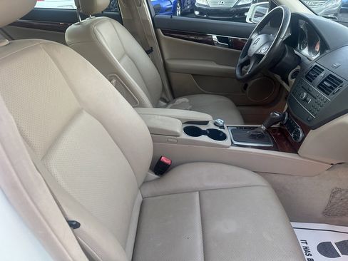 Used 2011 Mercedes-Benz C 300 4MATIC Sedan image 46