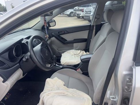 Used 2010 Kia Forte EX image 7