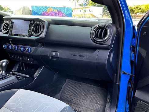 Used 2020 Toyota Tacoma SR5 image 16