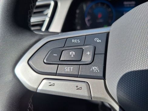 New 2026 Volkswagen Atlas Cross Sport SE image 13