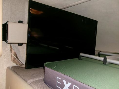 Used 2019 Chevrolet Express 4500 w/ RV Package image 12