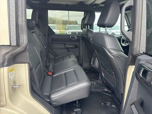Used 2025 Ford Bronco Badlands AWD/4WD image 13
