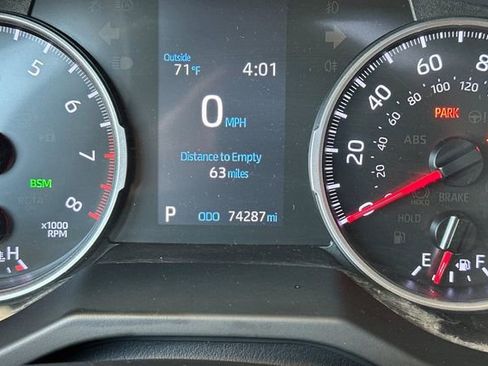 Used 2020 Toyota RAV4 XLE Premium FWD image 32