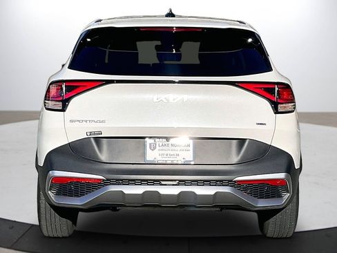 Used 2025 Kia Sportage LX image 8