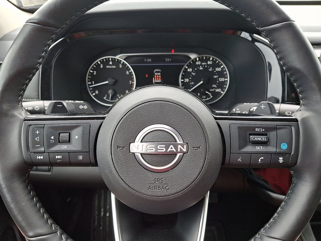 Used 2025 Nissan Pathfinder SL AWD/4WD image 19