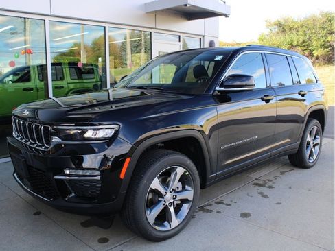 New 2025 Jeep Grand Cherokee Limited w/ Luxury Tech Group II image 5