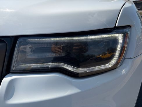 Used 2020 Jeep Grand Cherokee Limited X AWD/4WD image 9