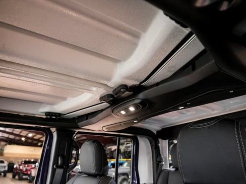 Used 2026 Jeep Gladiator Sport AWD/4WD image 19