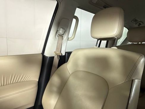 Used 2022 Nissan Armada SV w/ SV Appearance Package image 15