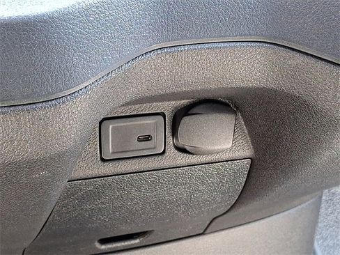 Used 2025 Mercedes-Benz Sprinter 2500 image 25