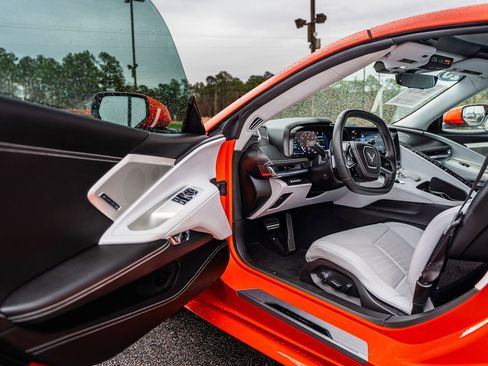 Used 2020 Chevrolet Corvette Stingray Premium Cpe w/ 3LT Preferred Equipment Group image 16