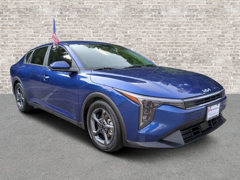 Used 2025 Kia K4 FWD image 1