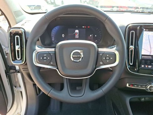 New 2026 Volvo XC40 B5 Core w/ Climate Package image 17