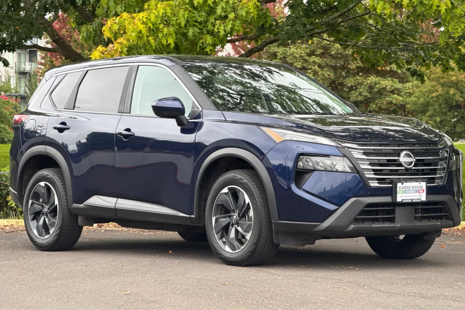 Used 2025 Nissan Rogue SV AWD/4WD image 9