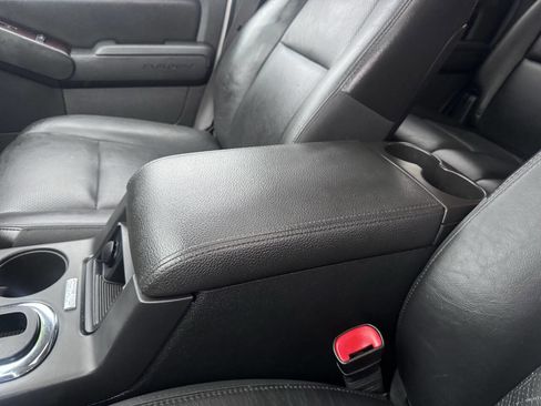 Used 2010 Ford Explorer Limited image 24