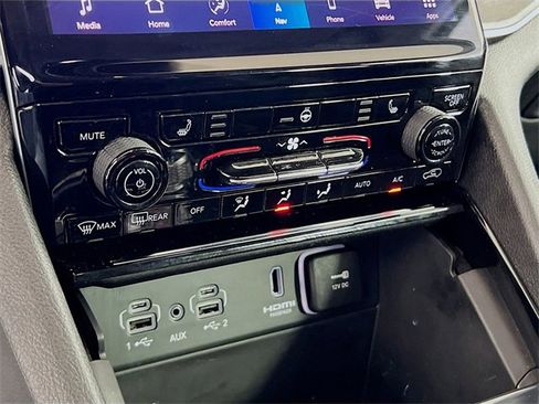 Used 2022 Jeep Grand Cherokee Limited 4xe image 18