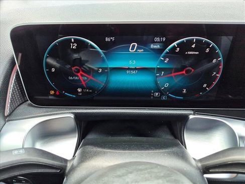 Used 2020 Mercedes-Benz GLB 250 4MATIC image 11