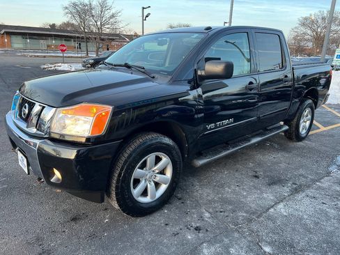 Used 2014 Nissan Titan SV w/ SV Value Truck Package image 6