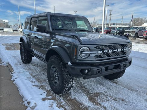 New 2025 Ford Bronco Badlands image 2