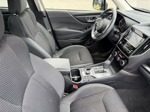 Used 2023 Subaru Forester Premium AWD/4WD image 16