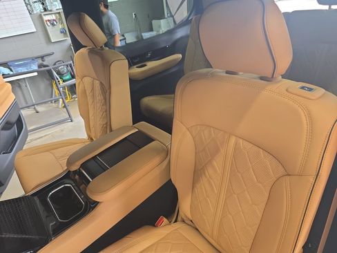New 2026 Jeep Grand Wagoneer Summit AWD/4WD image 15