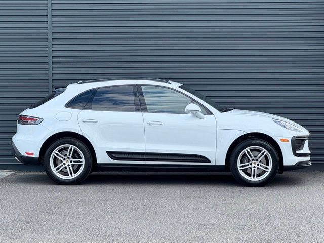 Used 2022 Porsche Macan AWD/4WD image 8