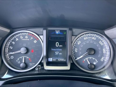 Used 2022 Toyota Tacoma TRD Sport w/ TRD Premium Sport Package AWD/4WD image 25