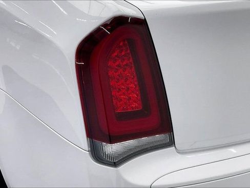 Used 2023 Chrysler 300 Touring w/ Sport Appearance Package RWD image 29