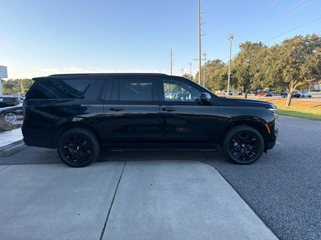 Used 2026 Chevrolet Suburban RST w/ Comfort Package RWD image 4