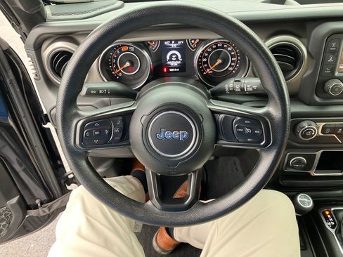 Used 2021 Jeep Wrangler Sport image 30