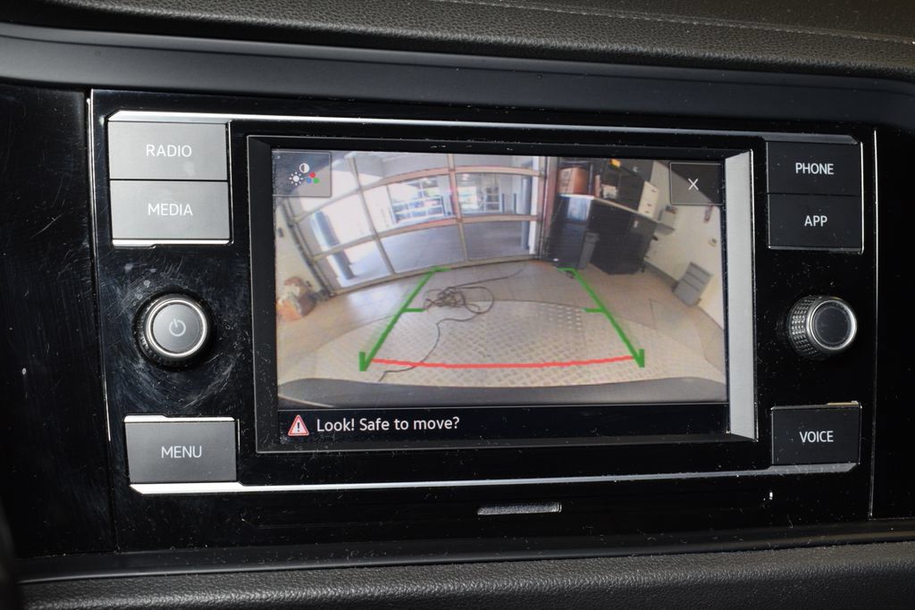 Used 2024 Volkswagen Jetta SE FWD image 5