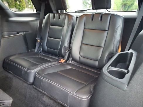 Used 2018 Ford Explorer Limited image 16