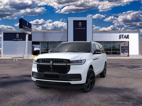 New 2026 Lincoln Navigator L Black Label AWD/4WD image 2